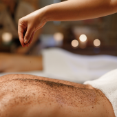 Body scrub med Aroma Olje massage
